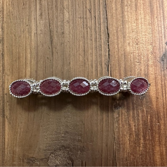 Elegant Red Oval Gemstone Bracelet - Picture 1 of 4